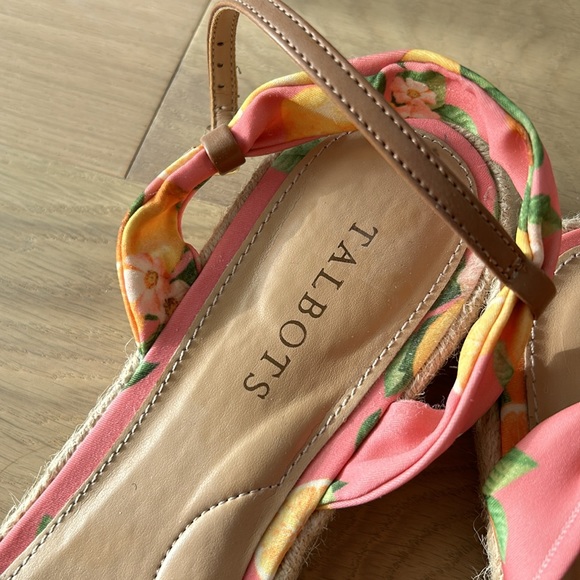 Talbots sandals BNWOT size 8 1/2 - Picture 5 of 9